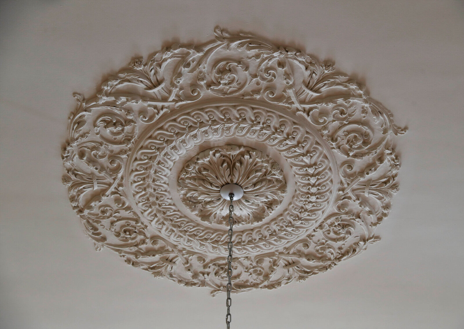 Ceiling medallion